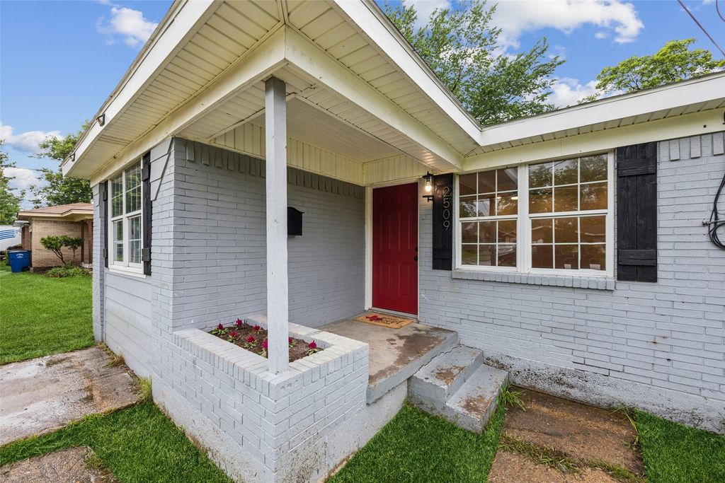property-img