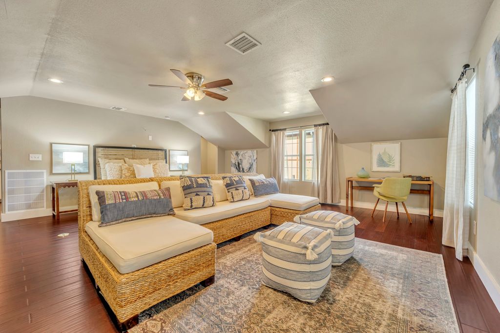 property-img