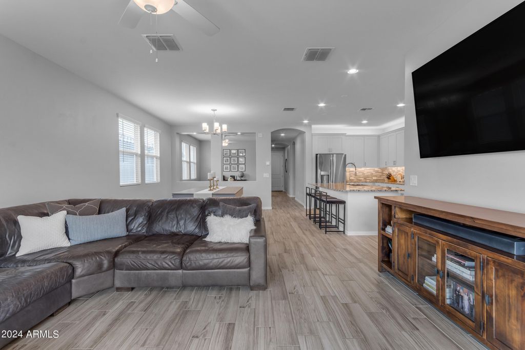property-img