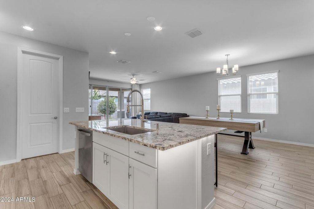 property-img