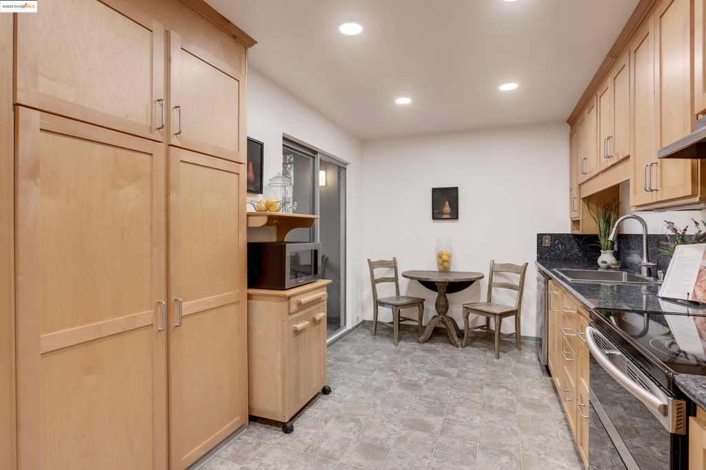property-img