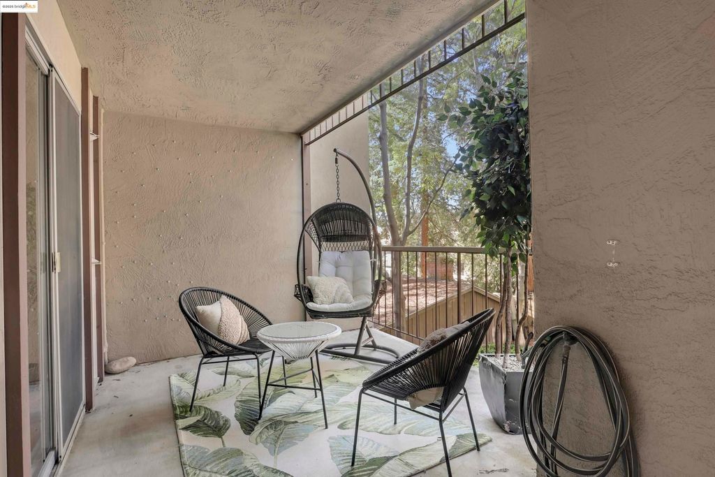 property-img