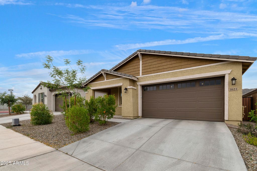 property-img