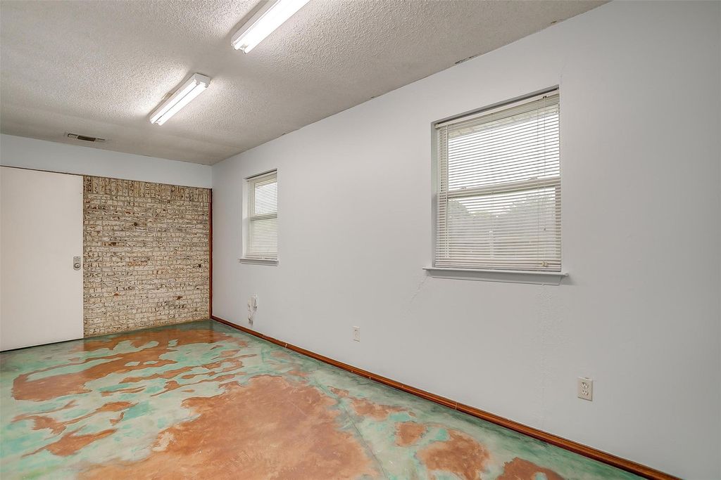 property-img