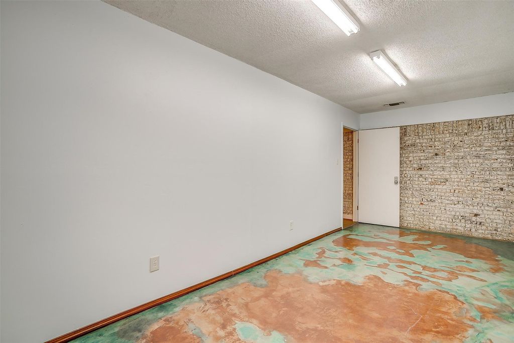 property-img