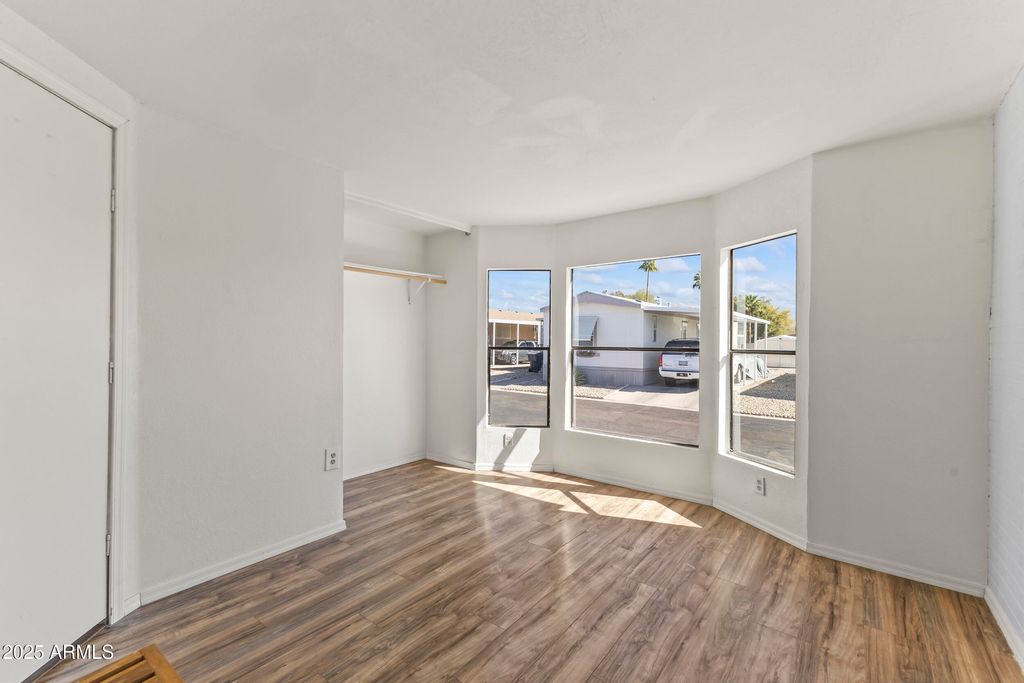 property-img