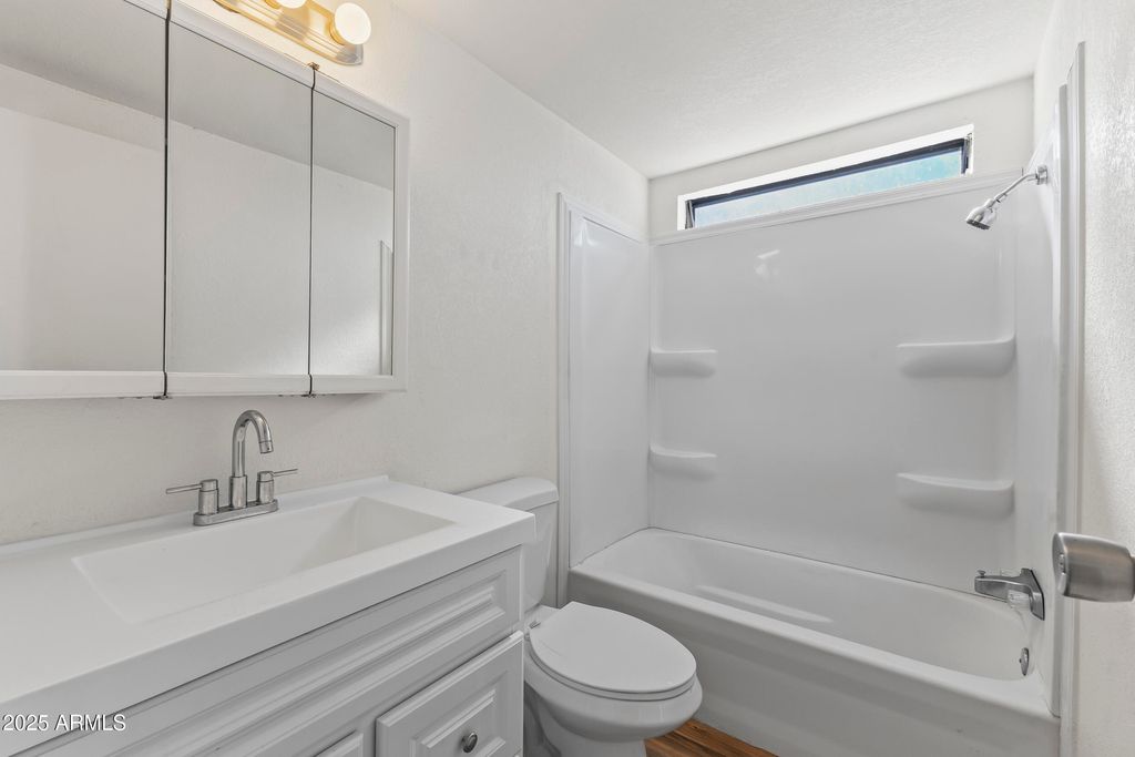 property-img
