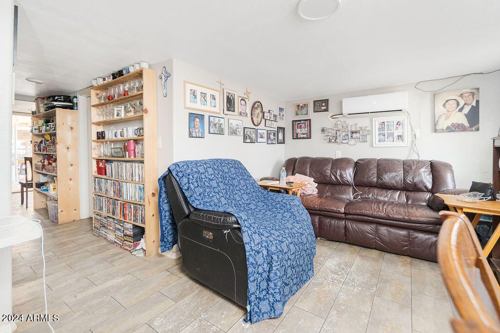property-img