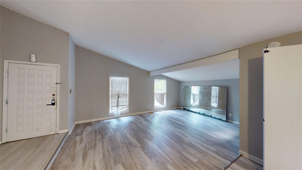 property-img
