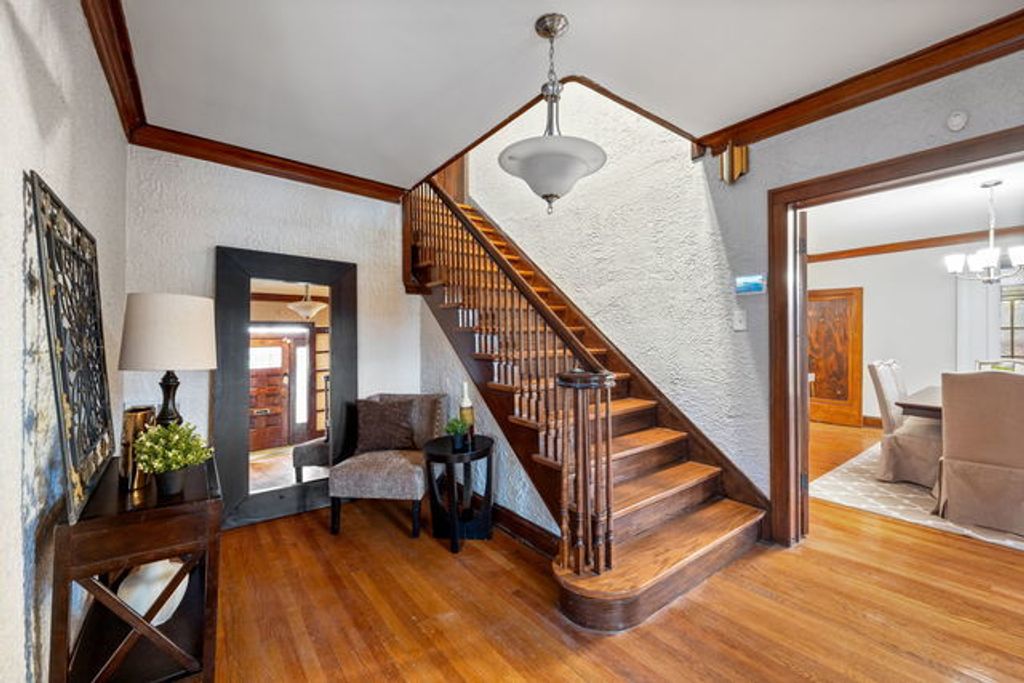 property-img