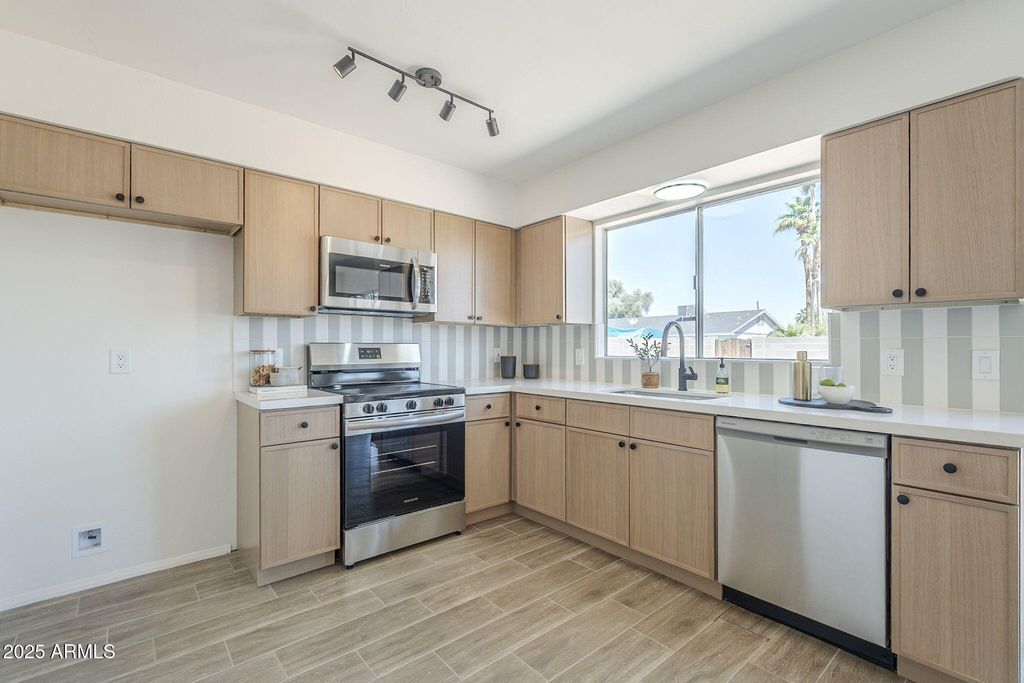 property-img