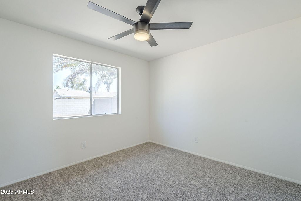 property-img