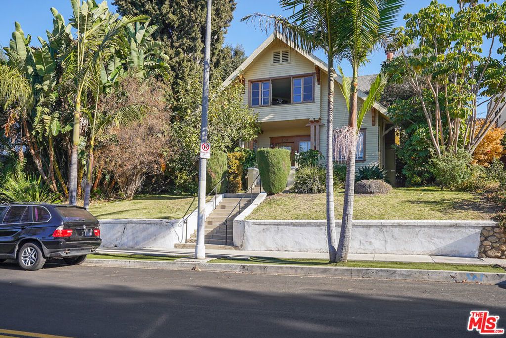 property-img