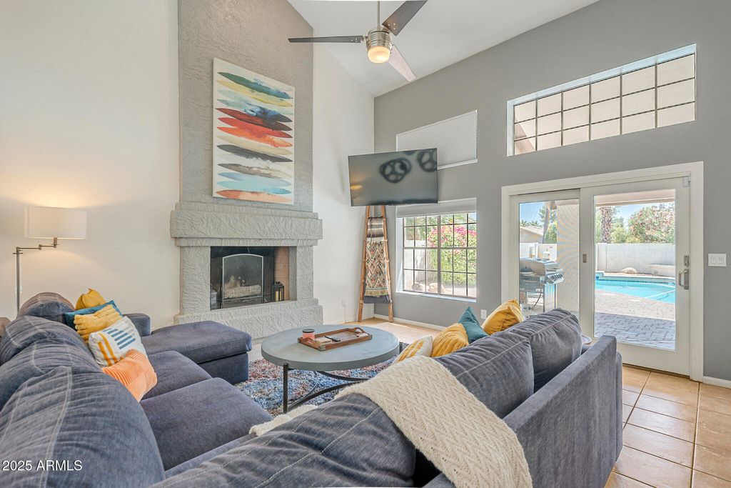 property-img