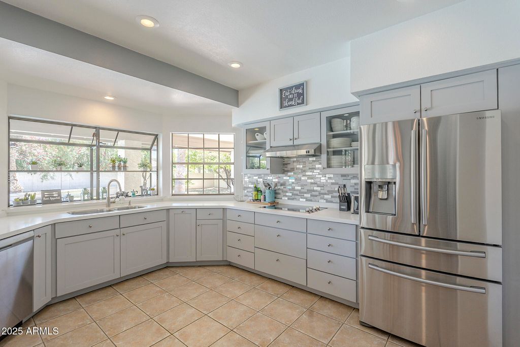 property-img