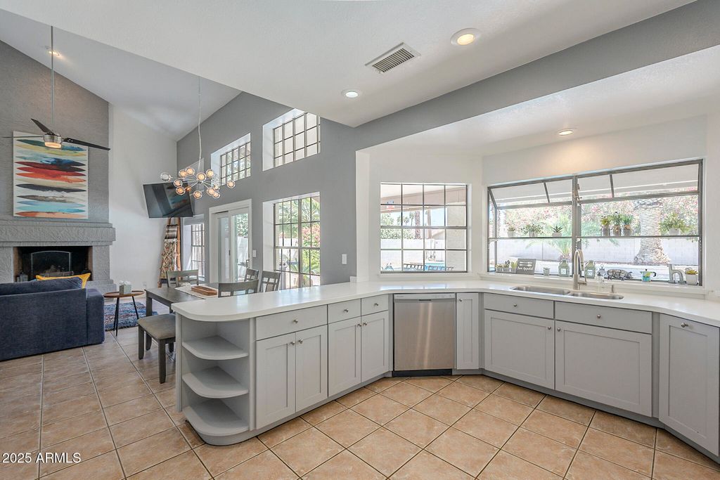 property-img