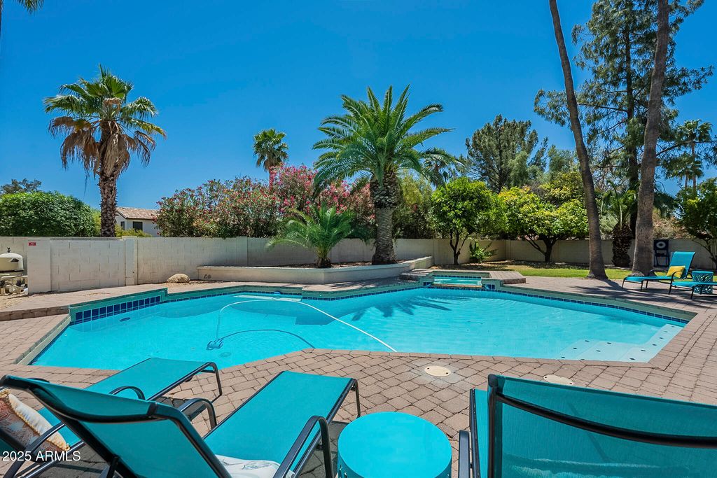 property-img