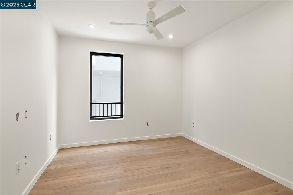property-img